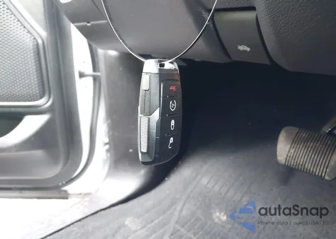 2022 Ram 1500 Big Horn 4X2 6'4 Box from USA, damaged, VIN 1C6RREBT0NN354913